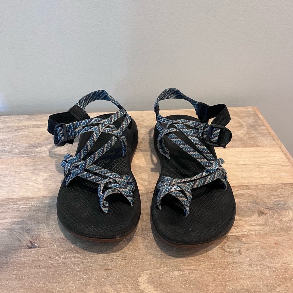 Women’s Chacos size 9